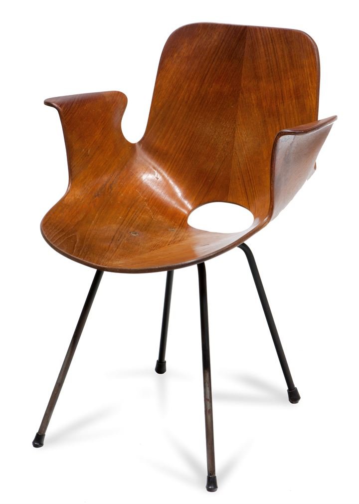 NOBILI VITTORIO Medea Poltroncina in compensato: Prod. Fratelli Tagliabue anni '50cm 81x61x48Bibl.: Domus n. 329, aprile 1957, pag. 34 (inserzione pubblicitaria)