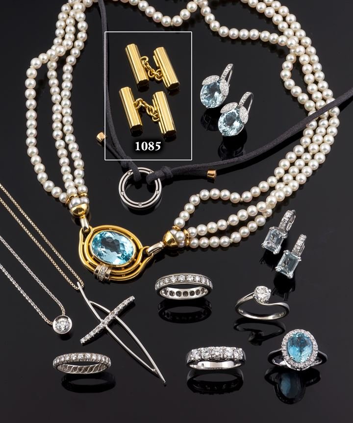 CHIMENTO: Peso gr 10,3Coppia di gemelli, firmati "Chimento" in oro giallo a forma di cilindri lavorati