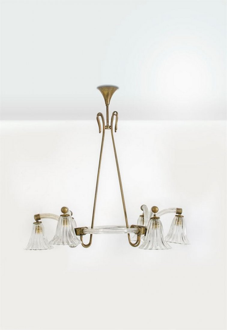 BAROVIER & TOSO: Lampadario a sei coppe in vetro soffiato di Murano, struttura in ottone. Anni '50 h cm 74 x72