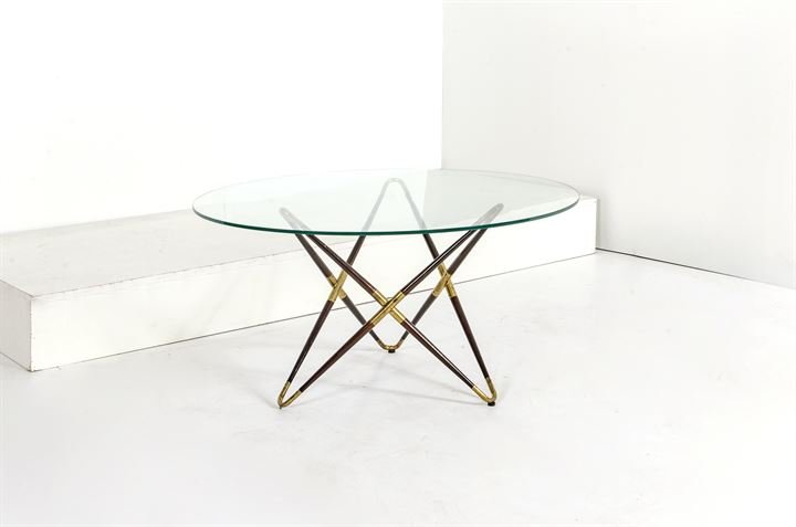 PRODUZIONE ITALIANA_x000D_ Tavolino: Tavolino con struttura in legno e giunture in ottone,piano in vetro moltato. Anni '50 cm 47x90