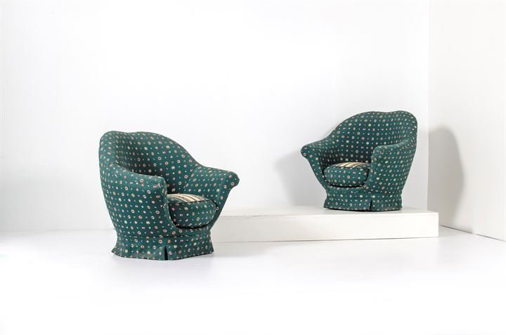 MUNARI FEDERICO: Coppia di poltrone con imbottitura rivestita in tessuto, gambe in legno.Anni '50cm 84x87x77