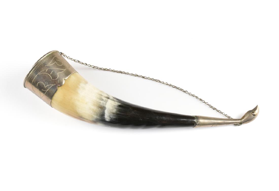 A RUSSIAN STYLE SILVER HORN DRINKING VESSEL, EARLY 20TH (1 of 4)