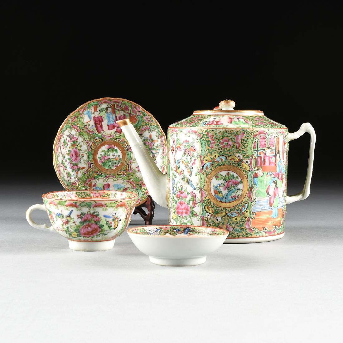 A CHINESE EXPORT PORCELAIN "ROSE MEDALLION" PATTERN (1 of 10)