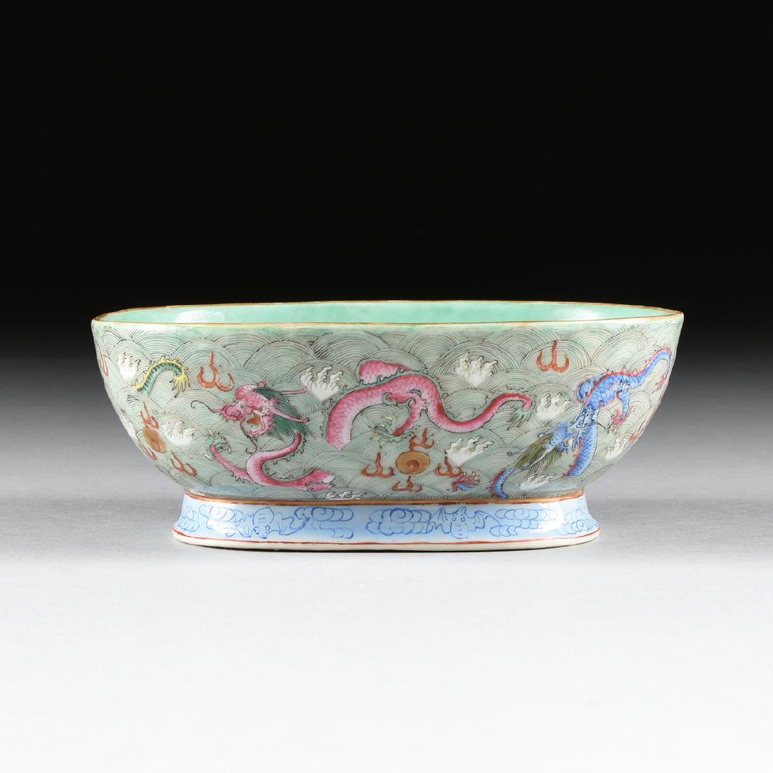 A CHINESE EXPORT PORCELAIN OVAL FOOTED BOWL, REPUBLIC (1 of 10)