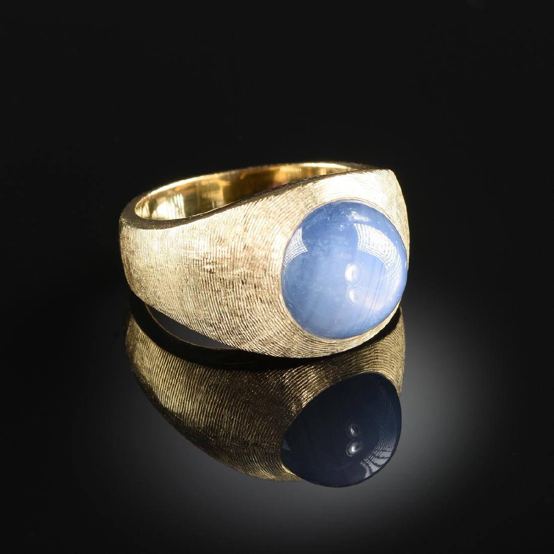 A 14K YELLOW GOLD AND GRAY/BLUE STAR SAPPHIRE (1 of 3)