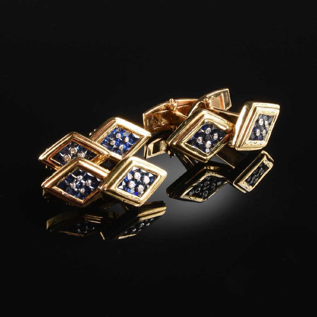 AN 18K CUFFLINKS AND STUDS SET, (1 of 1)