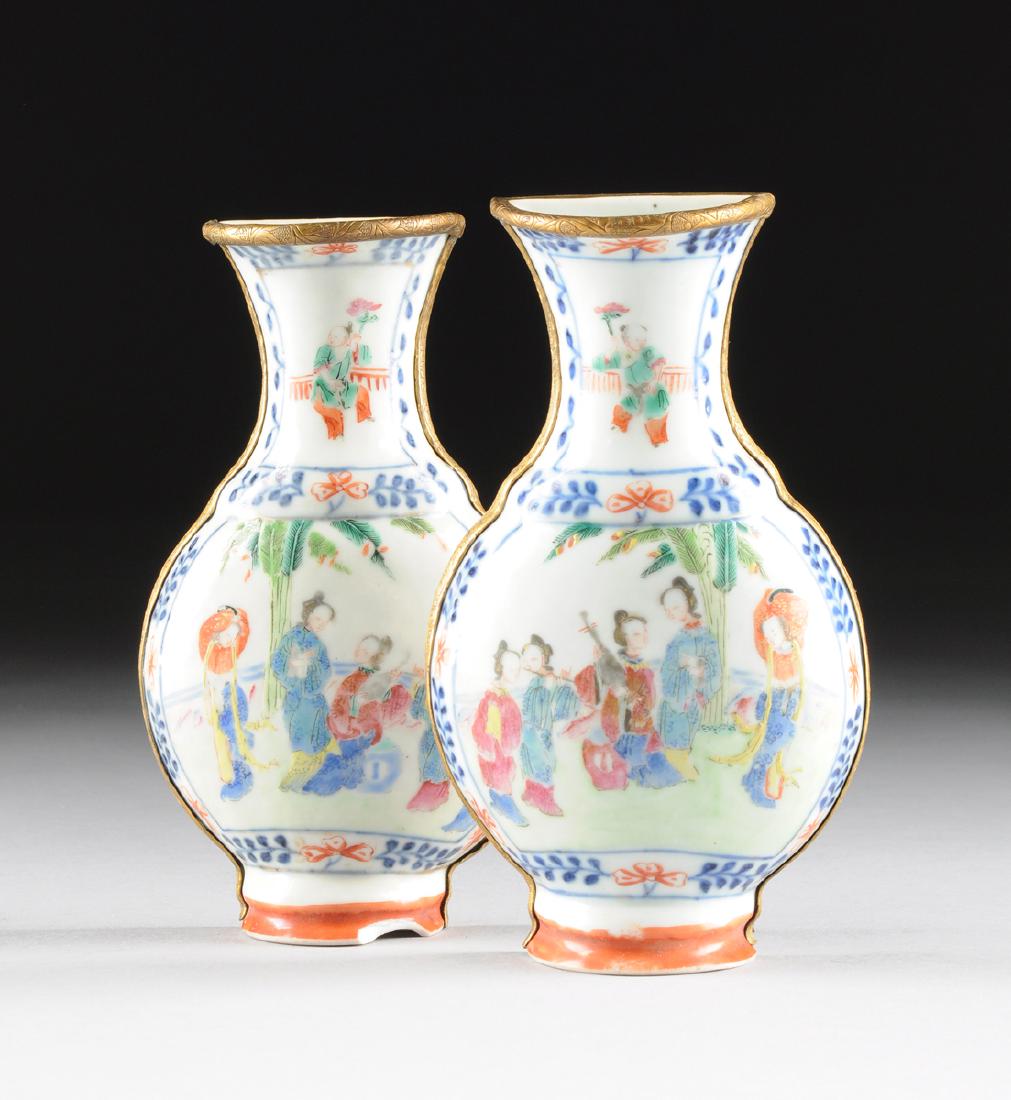 A PAIR OF ANTIQUE CHINESE FAMILLE ROSE PORCELAIN WALL (1 of 7)