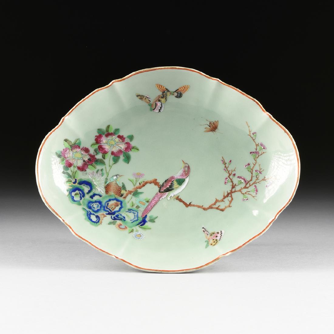 A CHINESE CELADON PORCELAIN OVAL DISH ON STAND WITH (1 of 7)