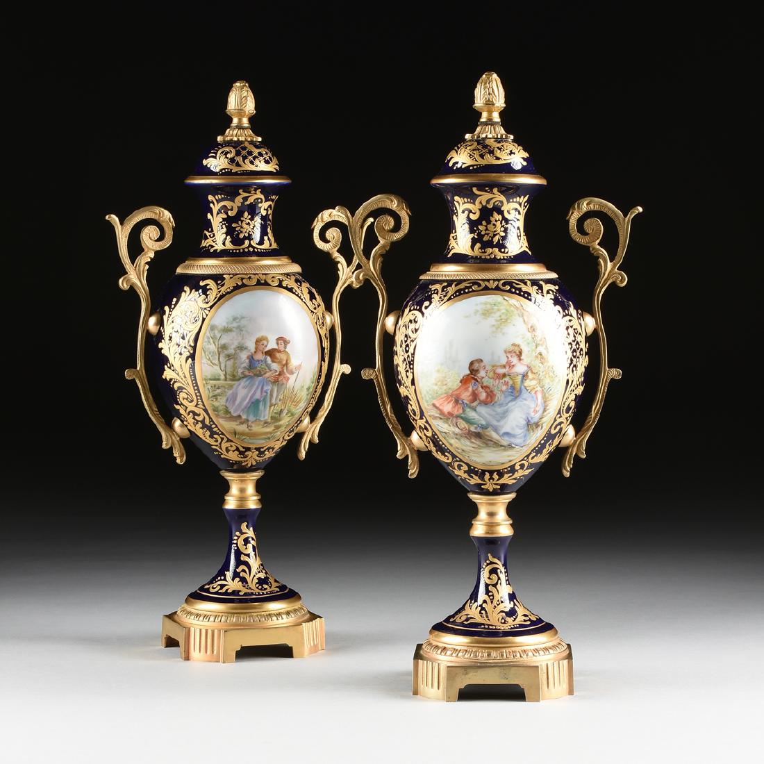 A MATCHED PAIR OF SÈVRES STYLE PARCEL GILT HAND PAINTED (1 of 13)