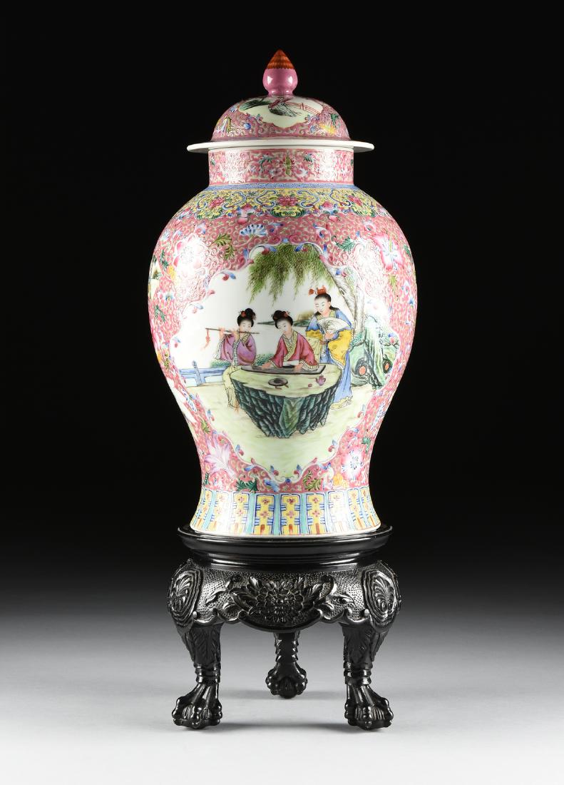 A CHINESE EXPORT FAMILLE ROSE LIDDED GINGER JAR ON: A CHINESE EXPORT FAMILLE ROSE LIDDED GINGER JAR ON STAND, LAST HALF 20TH CENTURY, the lid with a tapered finial over two reserves with painted figures of traditionally dressed women within scrolling c