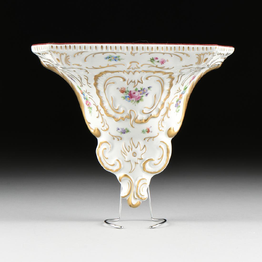 A LINDNER KUEPS DRESDEN STYLE PARCEL GILT HAND PAINTED (1 of 6)