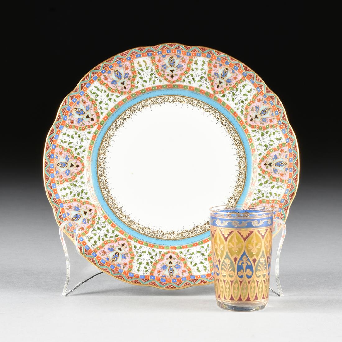 AN IMPERIAL RUSSIAN PORCELAIN PLATE AND AN IMPERIAL (1 of 9)