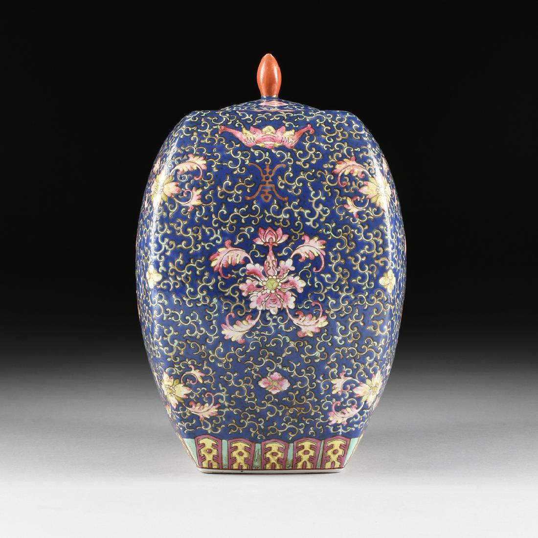 A CHINESE EXPORT FAMILLE ROSE ENAMELED PORCELAIN LIDDED (1 of 8)