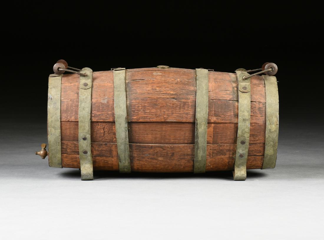A VINTAGE TWO HANDLED OAK KEG, PROBABLY AMERICAN, EARLY (1 of 4)