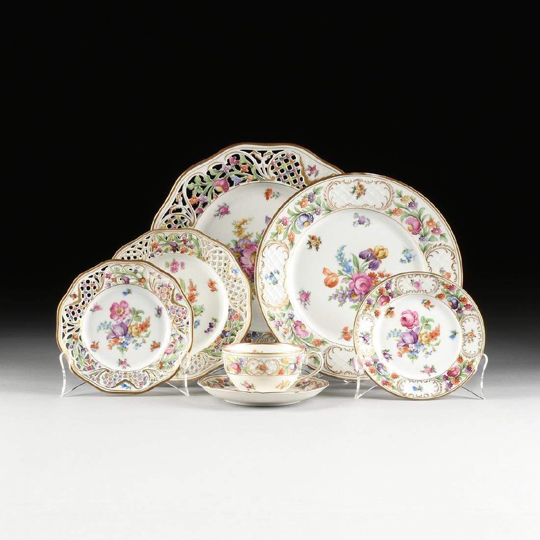 A ONE HUNDRED FIFTEEN PIECE CARL SCHUMANN PORCELAIN (1 of 3)