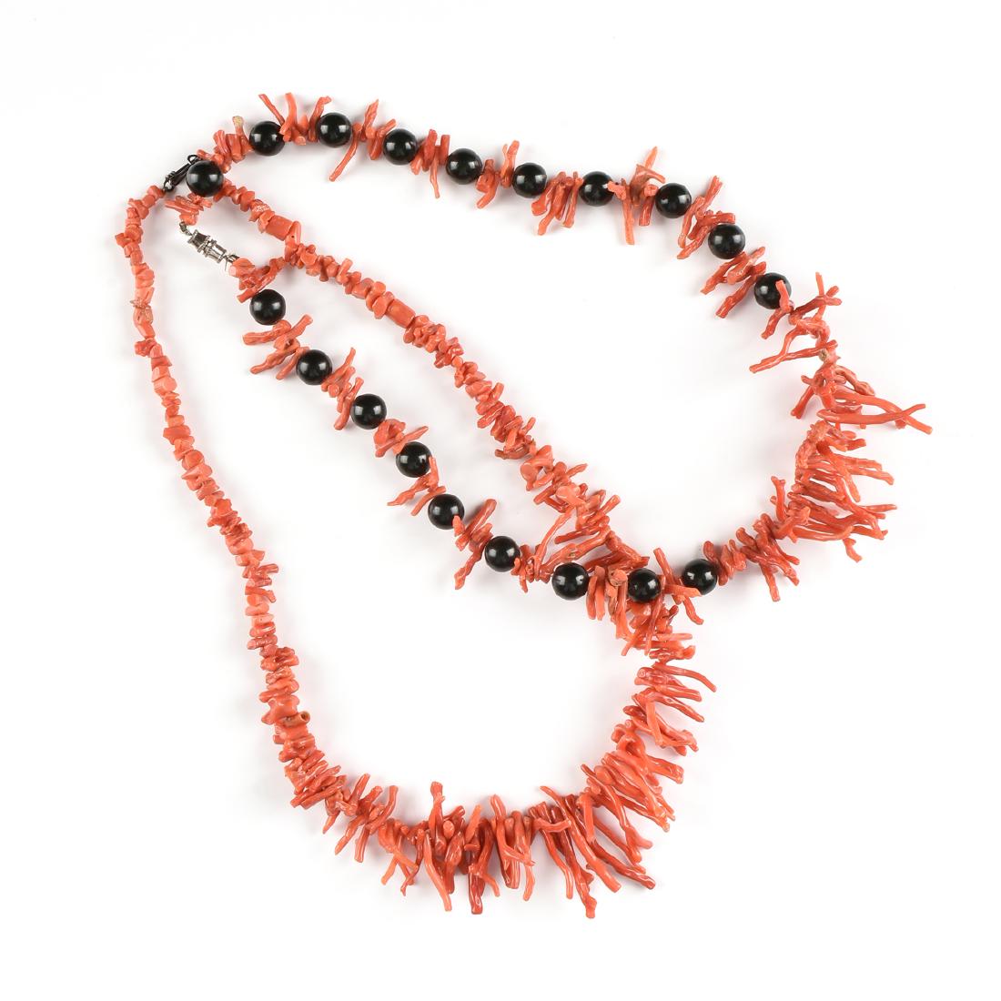 A GROUP OF TWO VINTAGE BRANCH RED CORAL NECKLACES, MID (1 of 5)