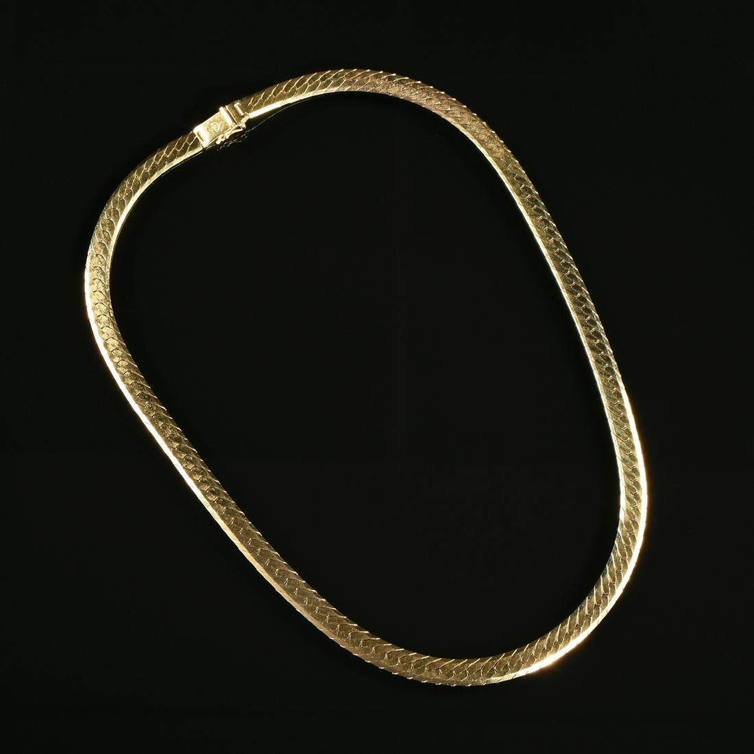 AN ITALIAN 18K YELLOW GOLD NECKLACE, (1 of 2)