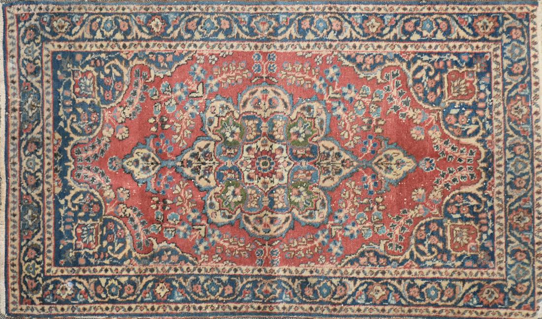A SEMI-ANTIQUE SMALL PERSIAN HAND WOVEN SAROUK RUG, (1 of 6)