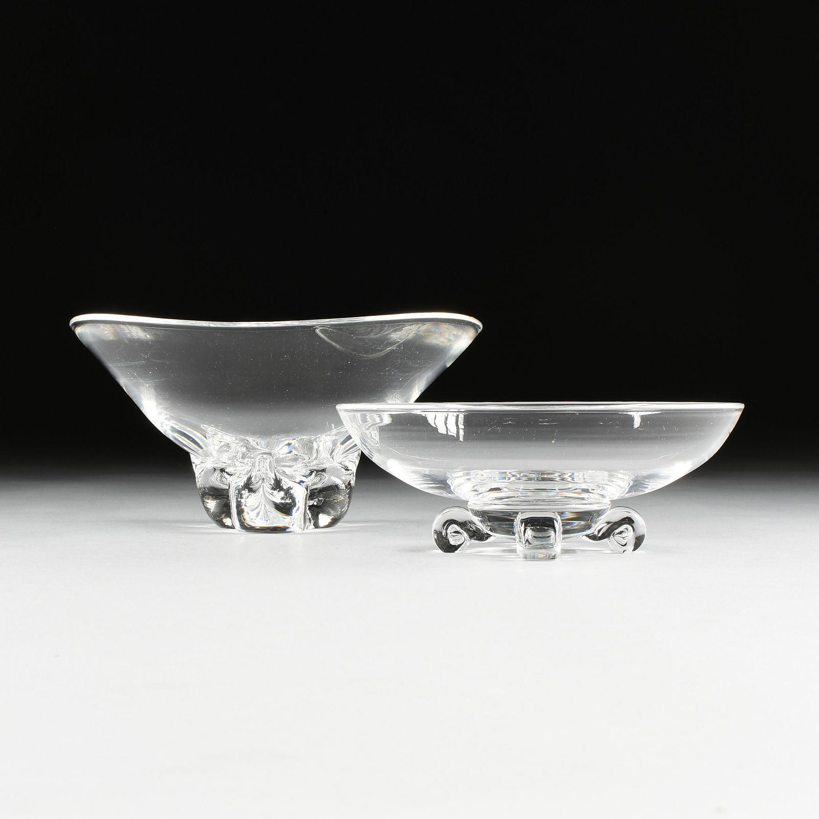 A GROUP OF TWO STEUBEN GLASS CLEAR CRYSTAL BOWLS, (1 of 10)