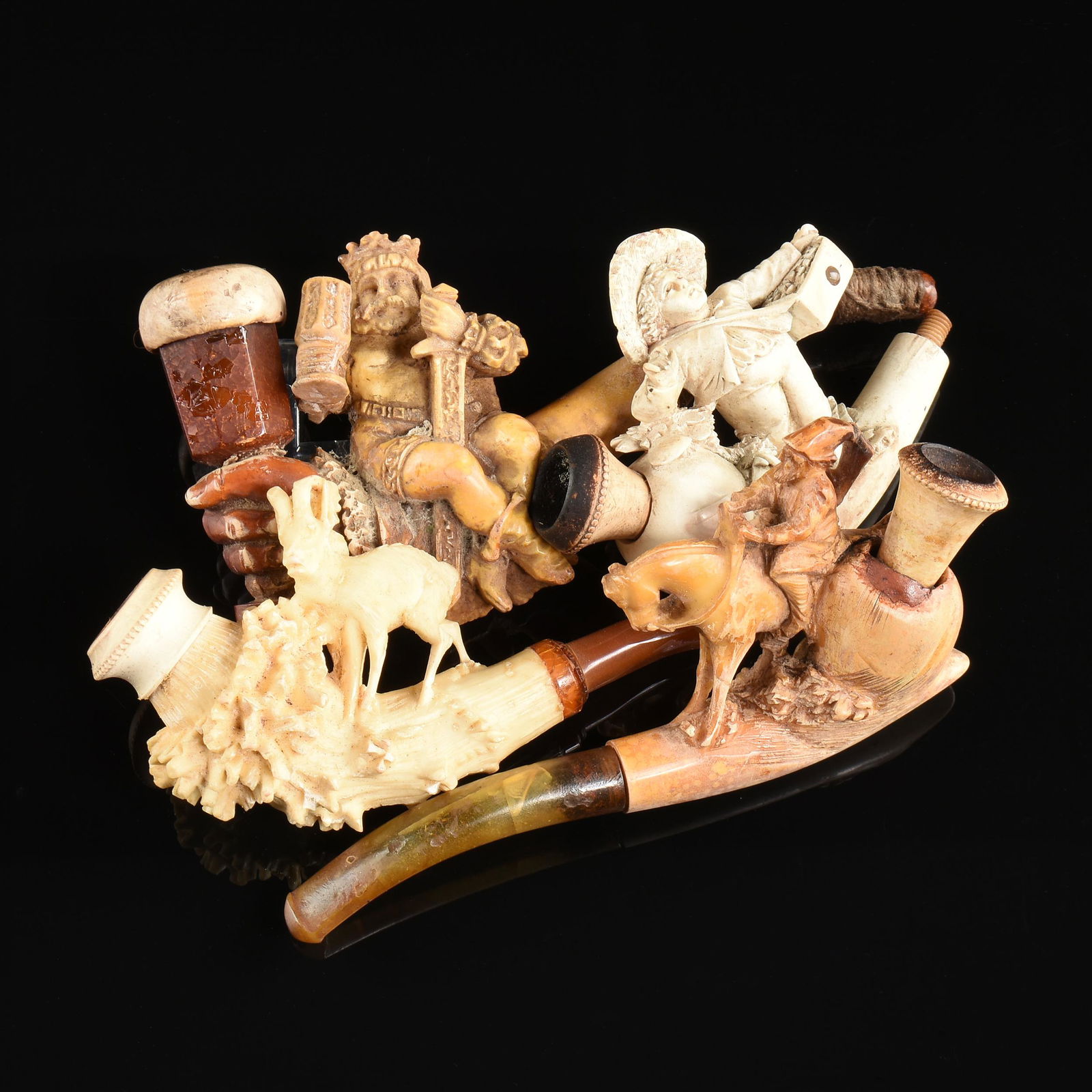 A GROUP OF FOUR MEERSCHAUM PIPES, LATE 19TH/EARLY 20TH (1 of 6)