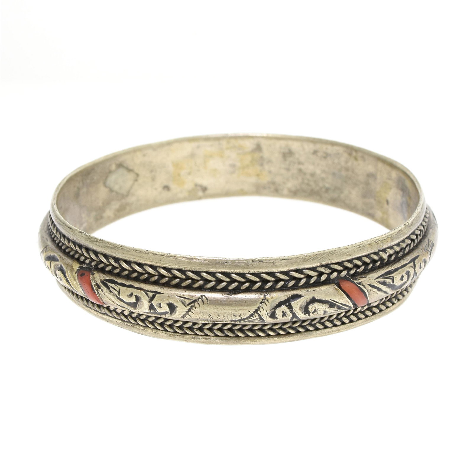 AN ANTIQUE PERSIAN TRIBAL SILVER AND CARNELIAN BANGLE (1 of 2)