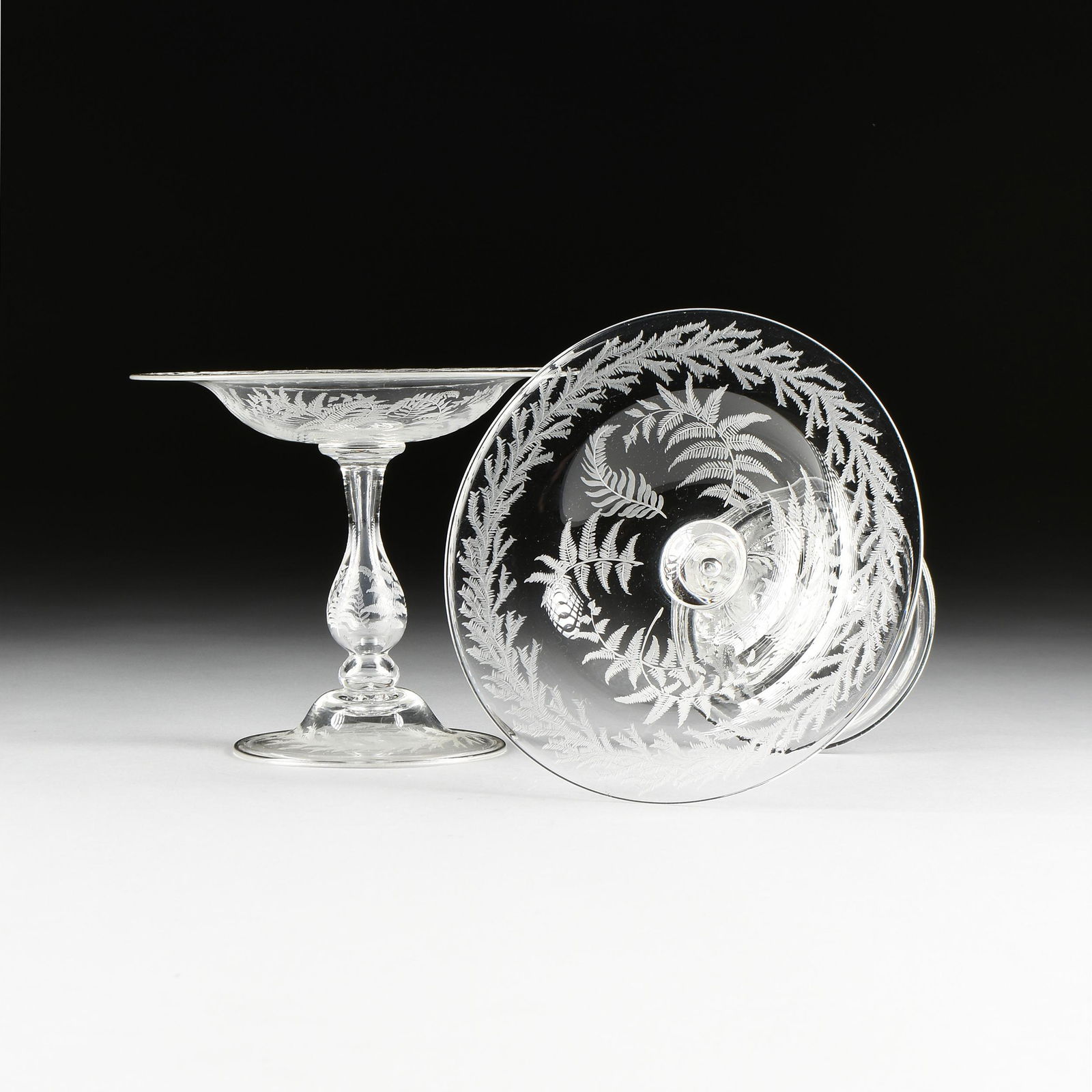 A PAIR OF AMERICAN OR ENGLISH HAND BLOWN CRYSTAL (1 of 8)