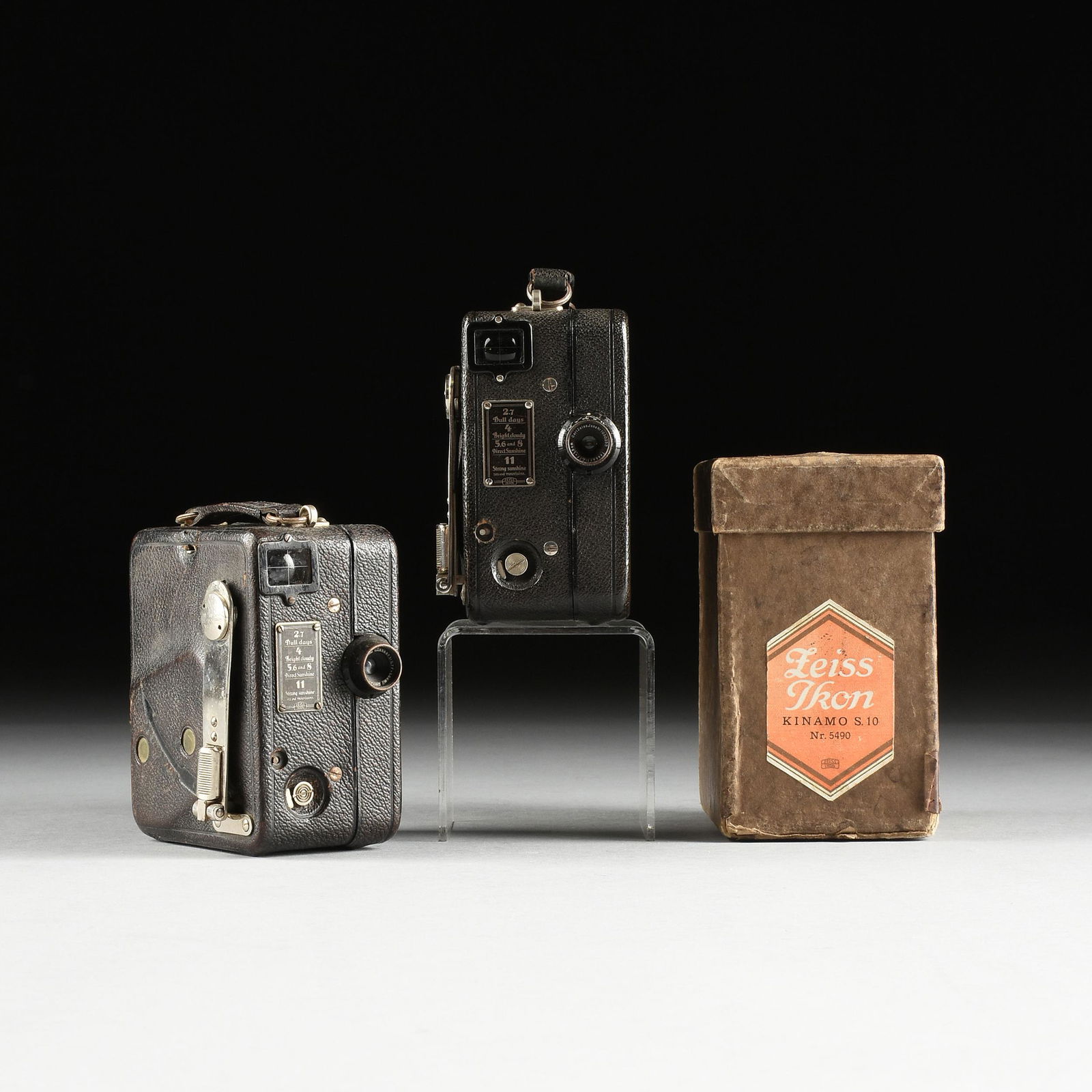 A GROUP OF TWO ZEISS IKON KINAMO S10 MOVIE CAMERAS, (1 of 7)