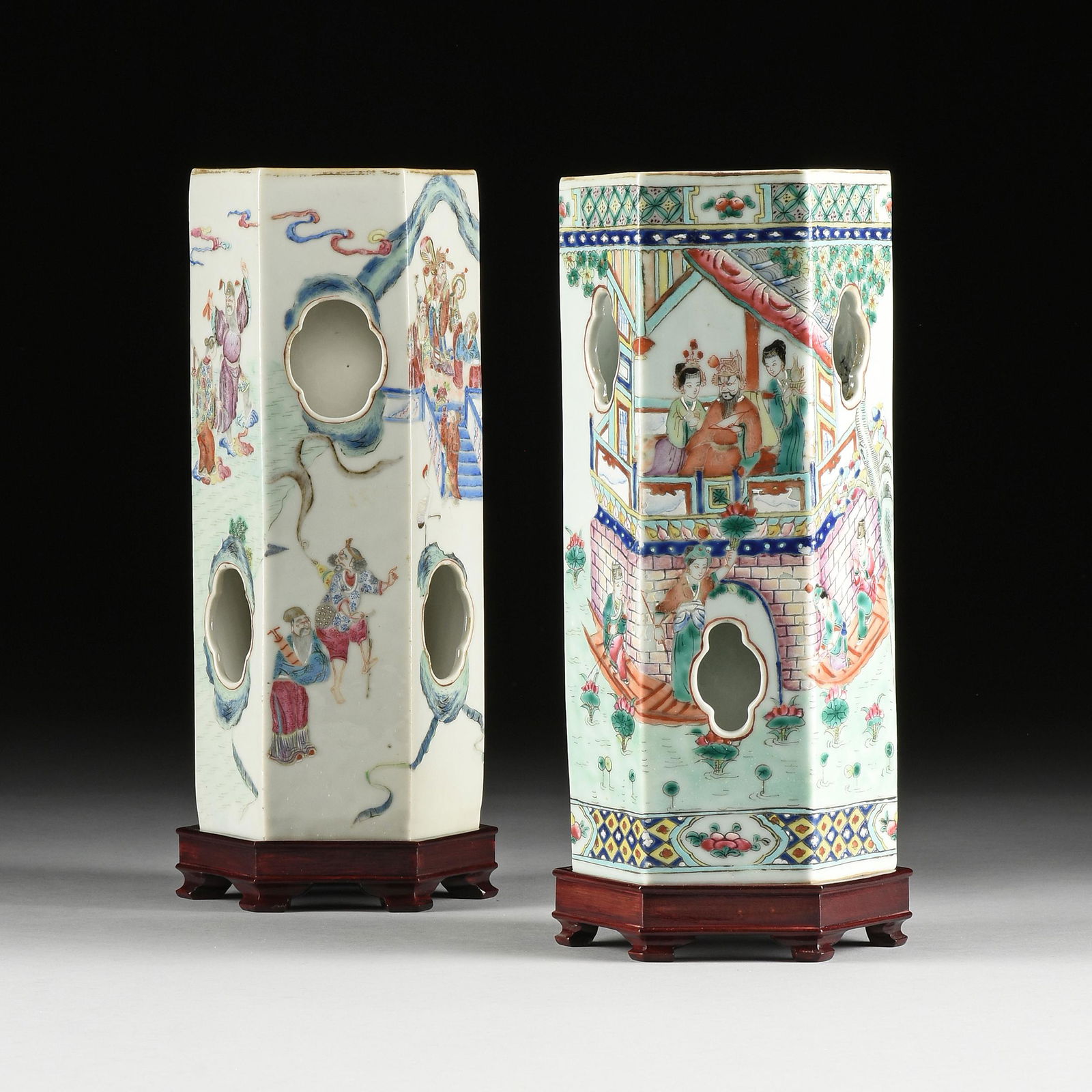 A MATCHED PAIR OF CHINESE FAMILLE ROSE PORCELAIN (1 of 12)