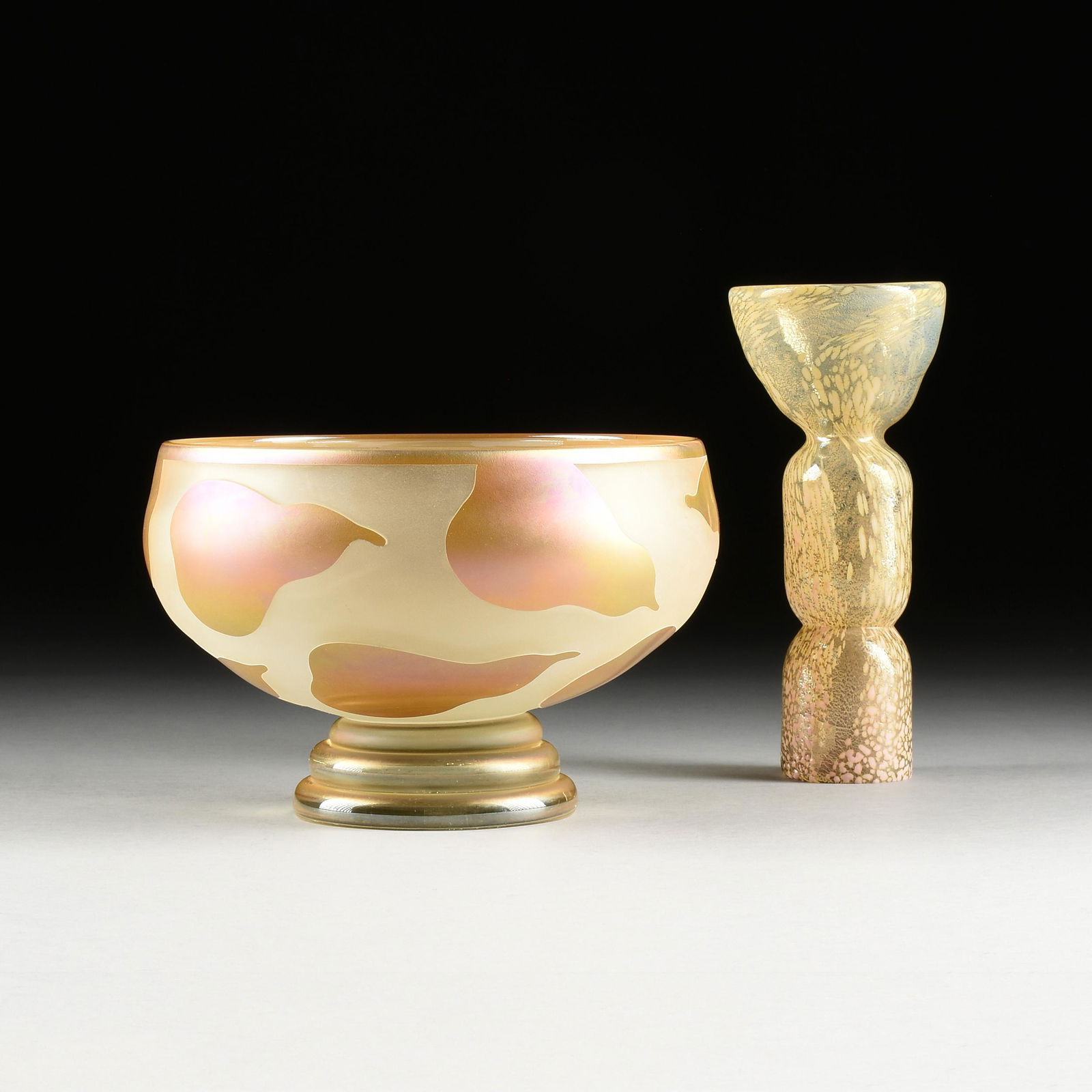 A GROUP OF TWO PALE YELLOW ART GLASS OBJECTS, VASE AND (1 of 12)