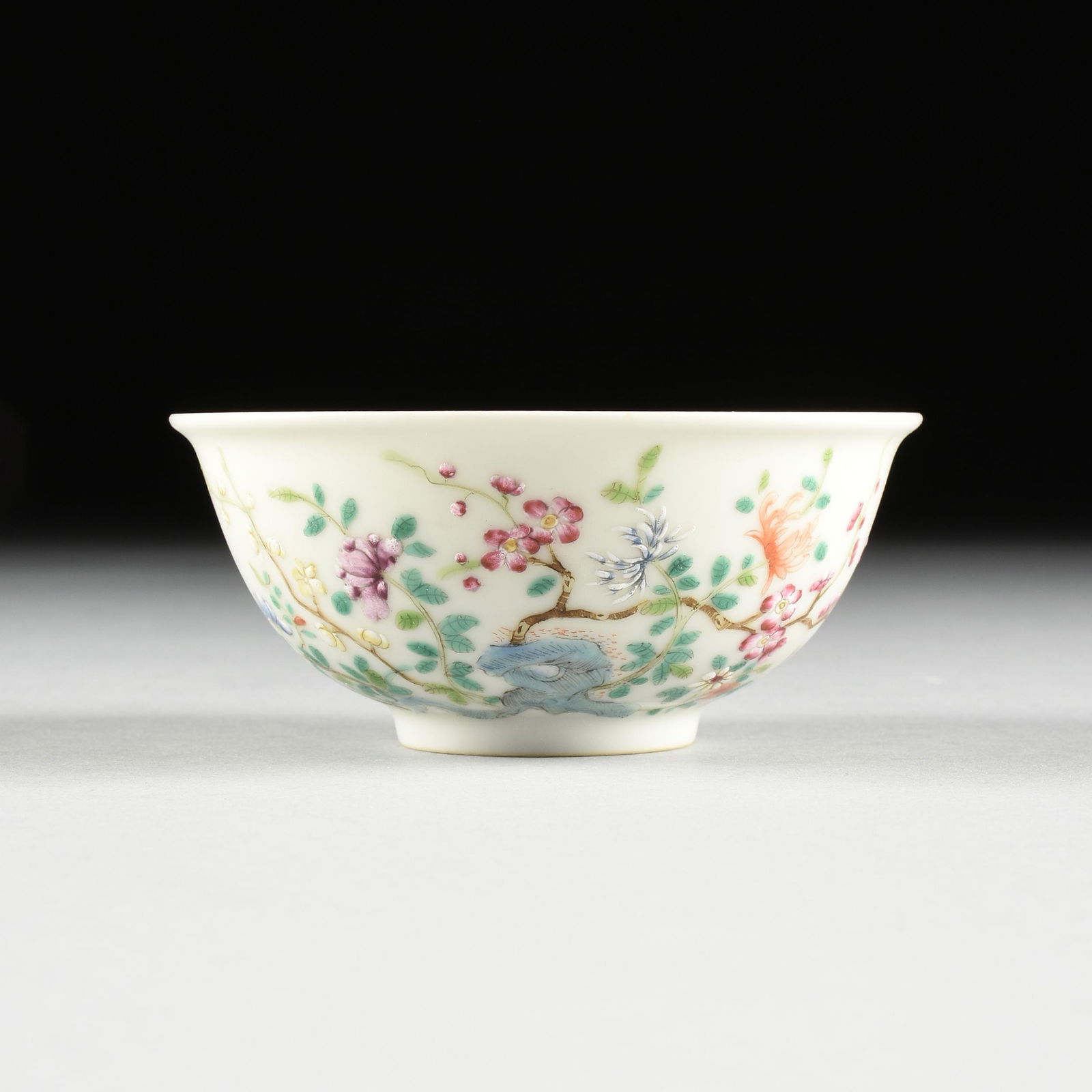 A CHINESE FAMILLE ROSE TEA BOWL, BLOSSOMING FLOWERS, (1 of 4)