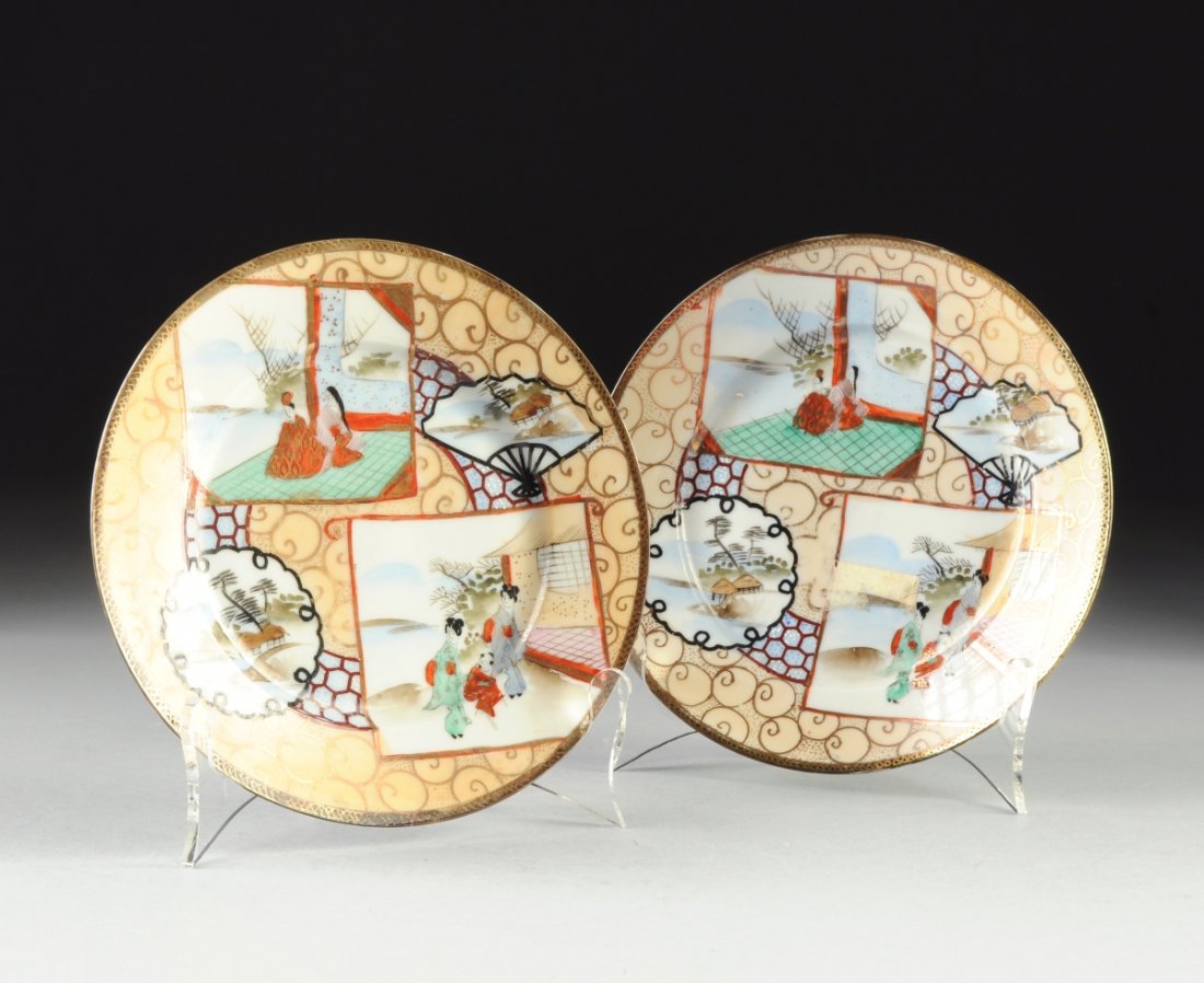 A PAIR OF JAPANESE KUTANI EGG SHELL PORCELAIN PLATES,