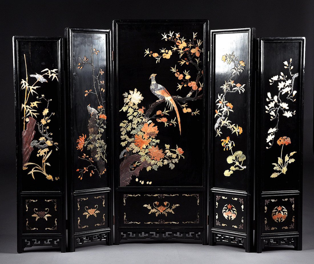 A CHINESE CARVED JADE AND HARDSTONE MOUNTED BLACK: A CHINESE CARVED JADE AND HARDSTONE MOUNTED BLACK LACQUER FIVE PANEL SCREEN, 20TH CENTURY, the screen composed of five stepped rectangular panels enclosing various auspicious blossoming foliage above 