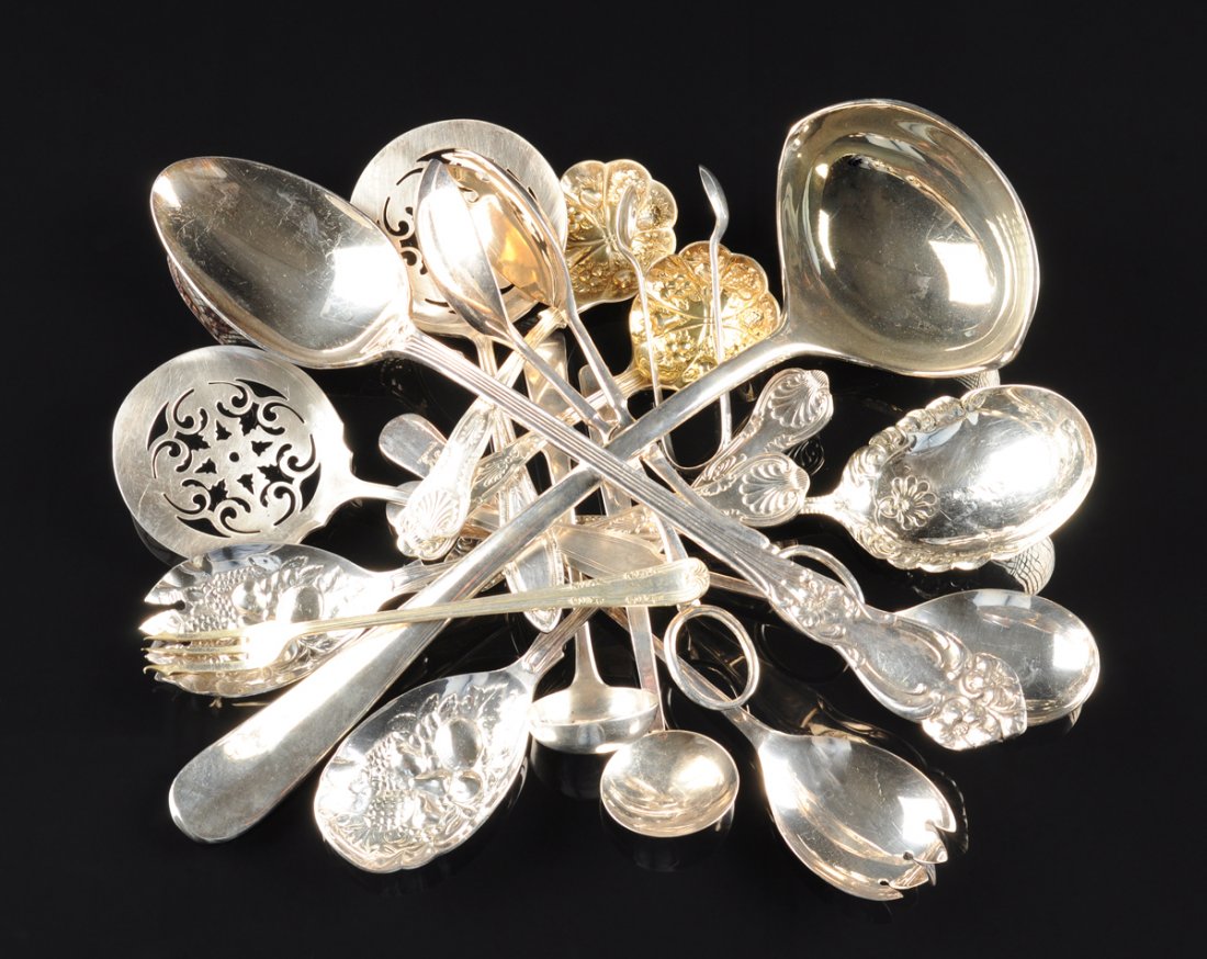 A SCOTTISH GEORGE III STERLING SILVER SAUCE LADLE,: A SCOTTISH GEORGE III STERLING SILVER SAUCE LADLE, FRANCIS HOWDEN, EDINBURGH, 1789, TOGETHER WITH 15 AMERICAN AND ENGLISH SILVER PLATED FLATWARE SERVERS, the sauce ladle in the fiddle back pattern, ma