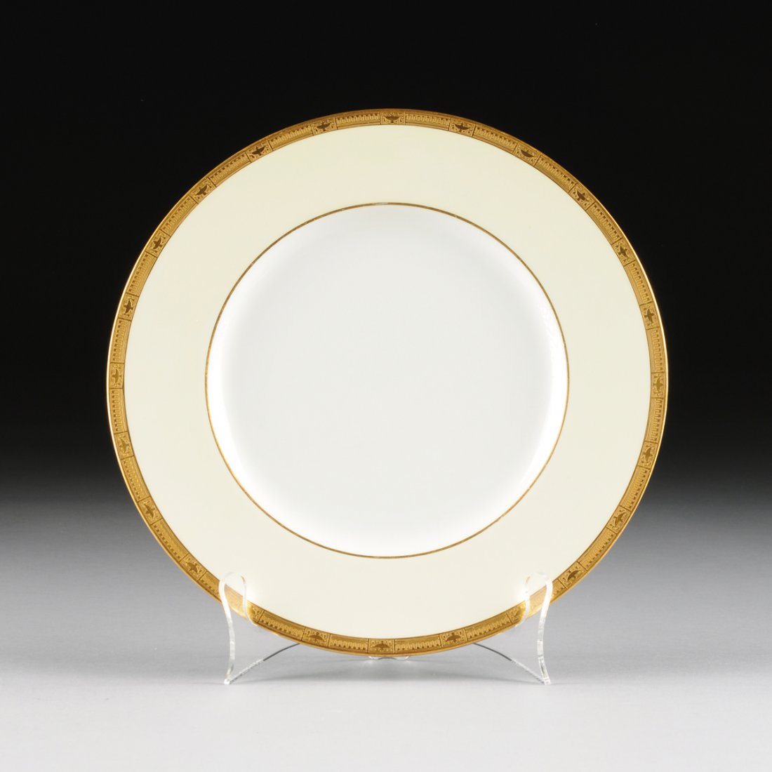 A SET OF EIGHTEEN ROYAL WORCESTER PORCELAIN DINNER PLAT (1 of 5)
