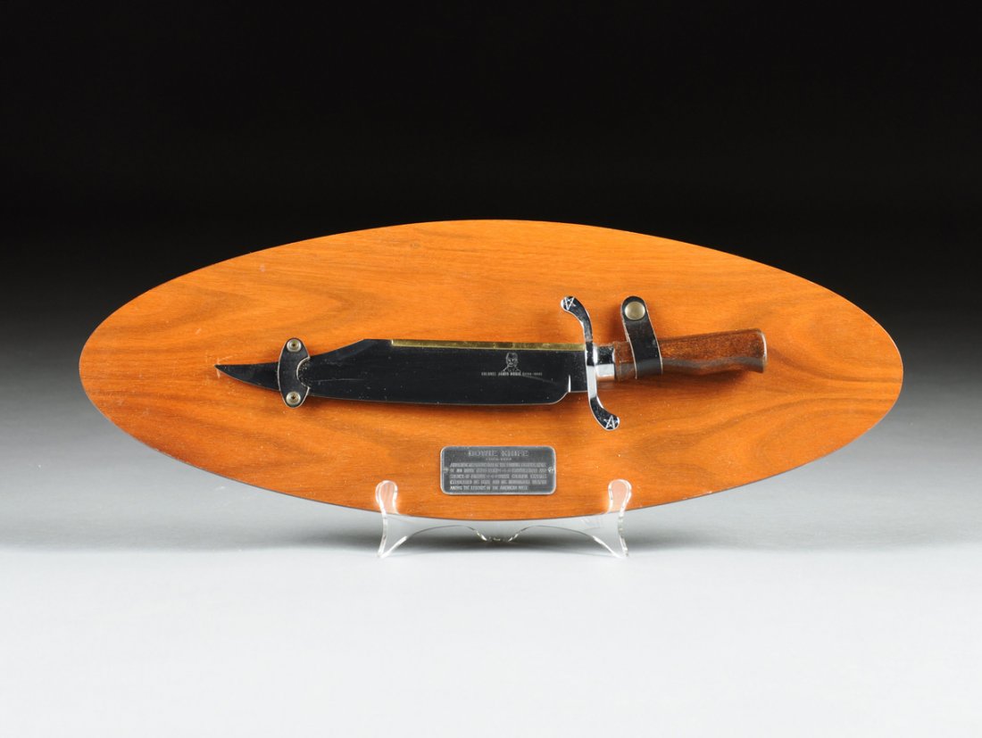 A REPRODUCTION POLISHED METAL AND CARVED WOOD BOWIE KNI (1 of 4)