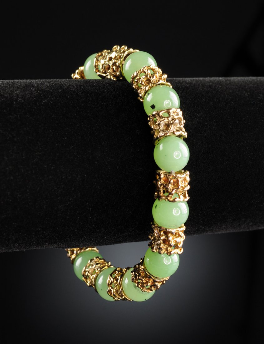 A 14K YELLOW GOLD AND GREEN JADE LADY'S BRACELET, (1 of 1)
