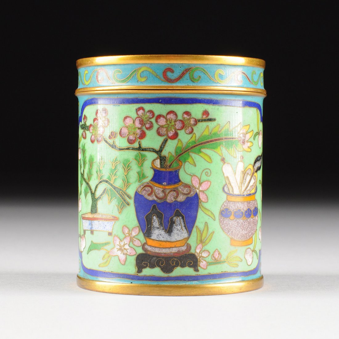A CHINESE CLOISONNÉ ENAMEL LIDDED JAR, 20TH CENTURY, (1 of 10)