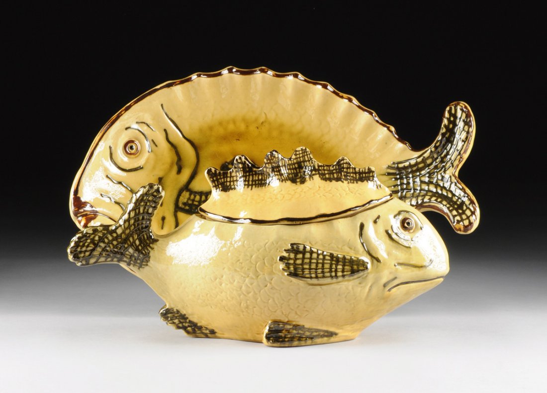 A VINTAGE FRENCH VILLAURIS GLAZED EARTHENWARE LIDDED (1 of 10)