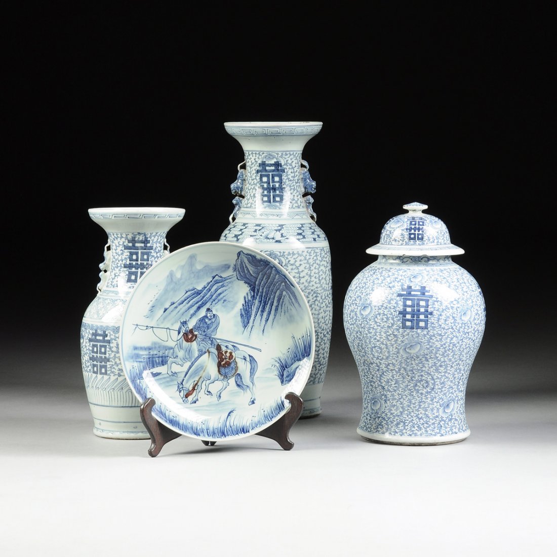 A GROUP OF FOUR CHINESE BLUE AND WHITE PORCELAIN WARES, (1 of 10)