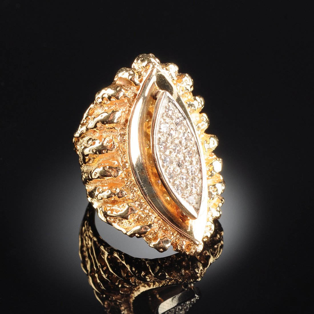 A 14K YELLOW GOLD AND DIAMOND LADY'S RING, (1 of 1)