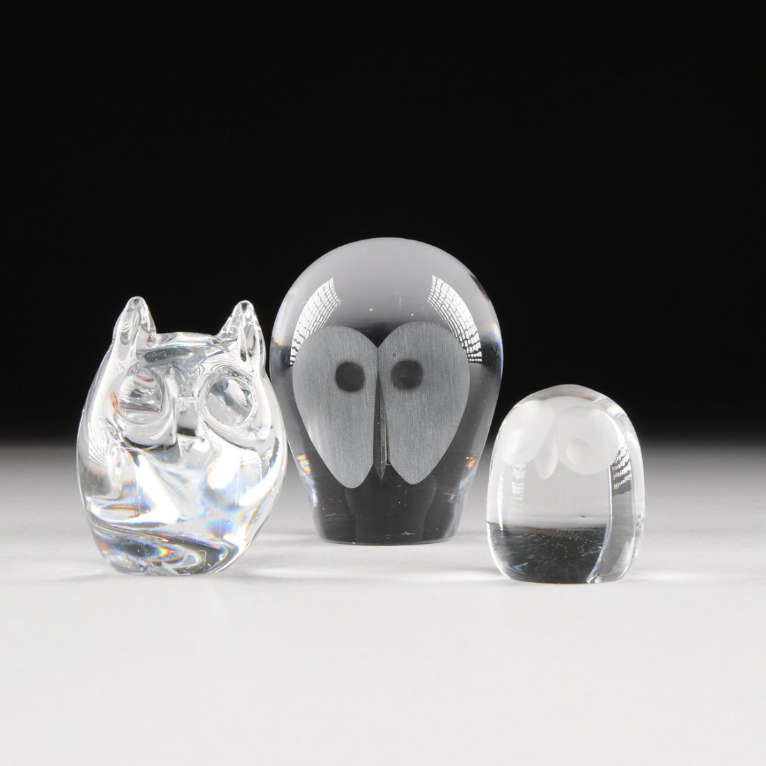 A COLLECTION OF THREE GLASS OWL PAPERWEIGHTS, 20TH (1 of 6)