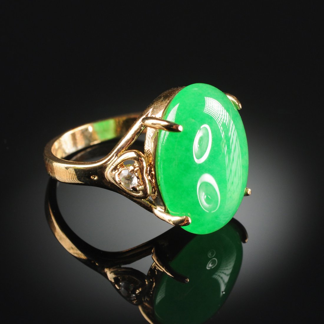 A 14K GOLD PLATED AND APPLE GREEN JADE LADY'S RING, (1 of 2)