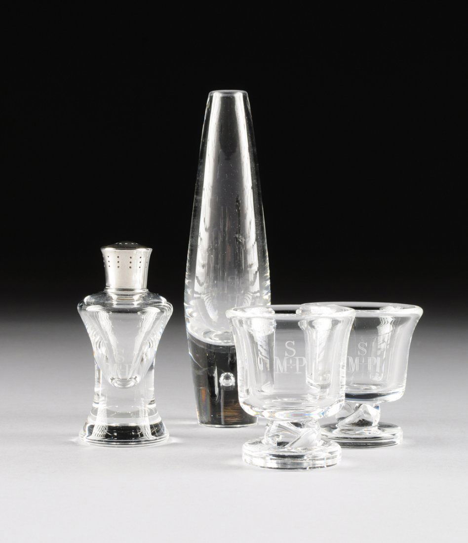 A GROUP OF FOUR STEUBEN GLASS WORKS ITEMS, CORNING, NEW (1 of 5)
