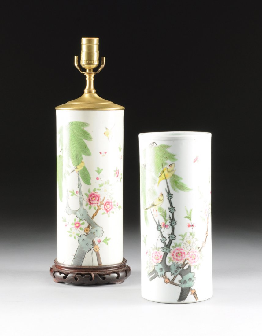 A MATCHED PAIR OF VINTAGE CHINESE FAMILLE ROSE (1 of 7)