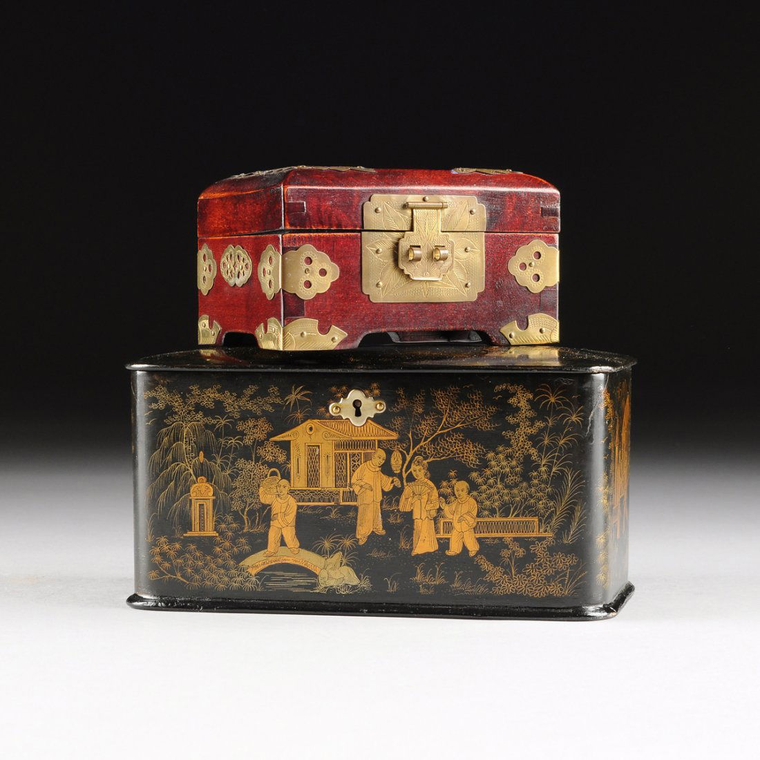 A VICTORIAN PARCEL GILT AND BLACK LACQUERED CHINOISERIE (1 of 10)