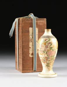 A JAPANESE SATSUMA VASE, EDO PERIOD 1603-1868,