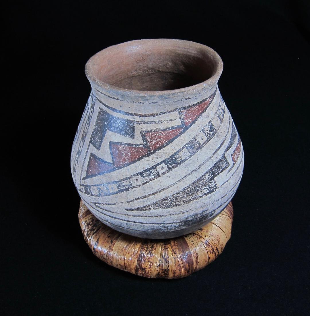 Southwest pottery, Casa Grande jar with stand (1 of 9)