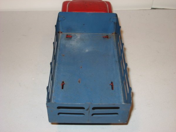 VINTAGE MARX MOTOR MARKET OPEN BED TRUCK - 4