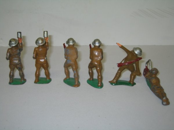 MANOIL LEAD TOY SOLDIERS, 6 TOTAL - 6