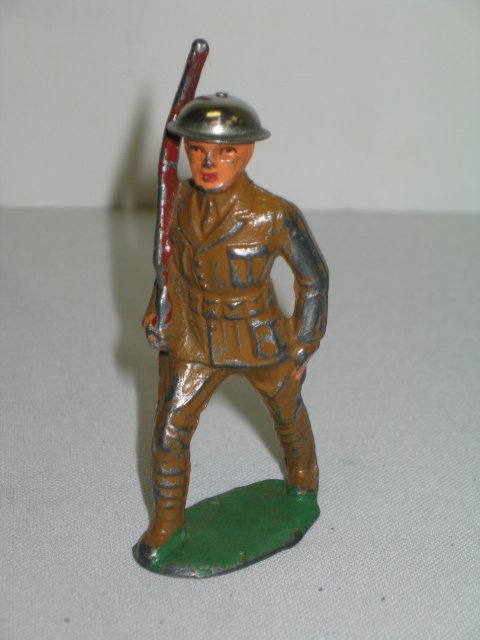 BARCLAY SOLDIERS AND GUN TRUCK - 3